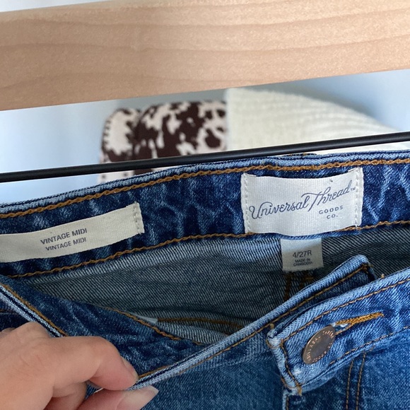 Universal Thread denim shorts - Picture 2 of 3